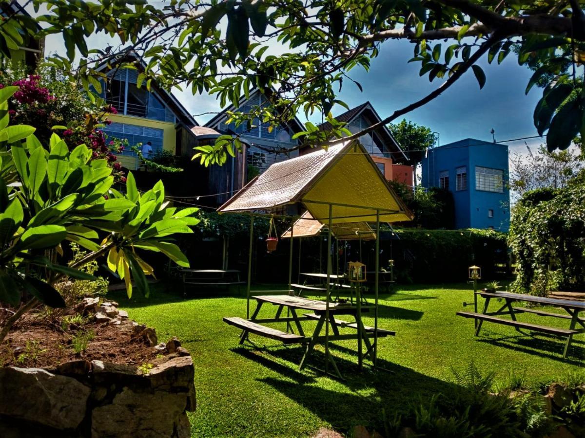 Yellow Haven Lodge Kampala Bagian luar foto