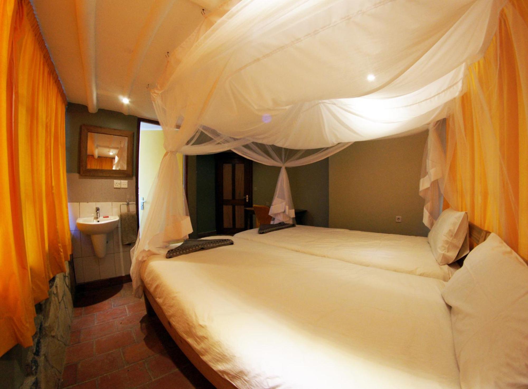 Yellow Haven Lodge Kampala Ruang foto