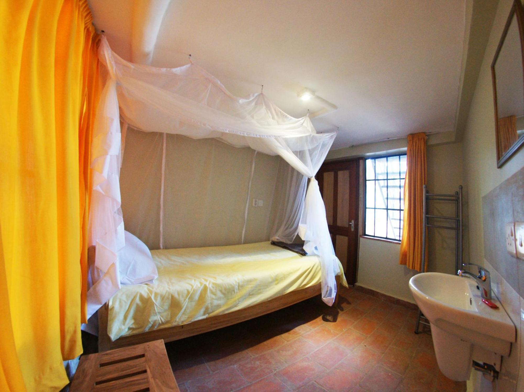 Yellow Haven Lodge Kampala Ruang foto