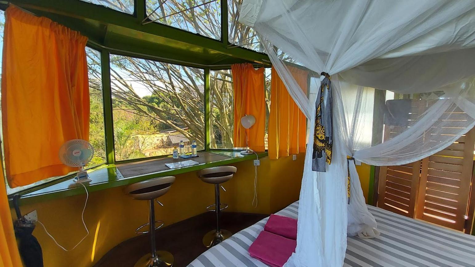 Yellow Haven Lodge Kampala Bagian luar foto