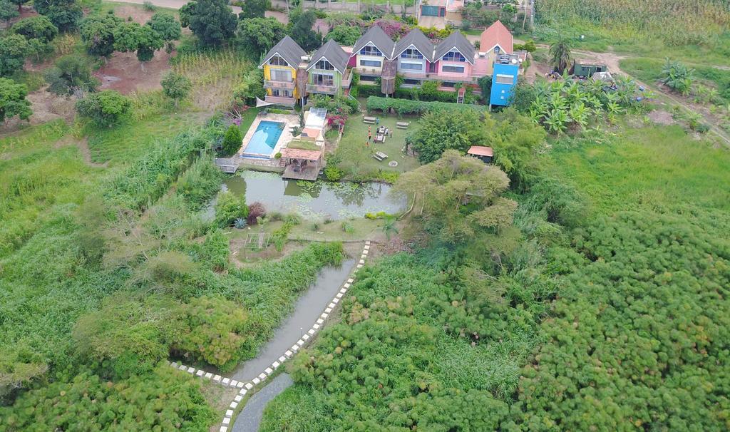 Yellow Haven Lodge Kampala Bagian luar foto